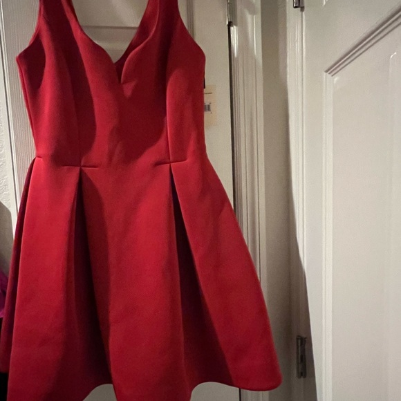 Ali Ro adorable dress with pleated flared bottom so cute dress up or down - Picture 4 of 14